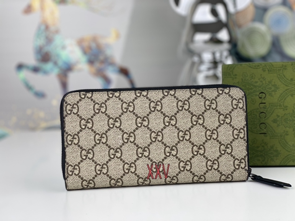 グッチ財布コピー背面デザイン